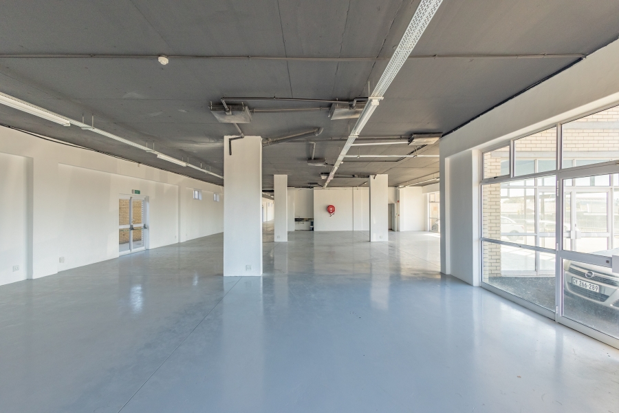 To Let commercial Property for Rent in Vredekloof Western Cape